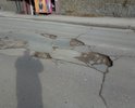 Вся дорога в ямах, все люки выше или ниже полотна