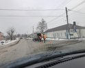 По всей  ул.Никольская убирают кирпичи из ям и укладывают асфальт при отрицательной температуре.Проводят "латочный" ремонт. Сегодня утром 18.02.2021 температура воздуха -9С,а вчера было -15С.