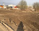 Автомобильная дорога от Новомилетского ш. до владения 58 ул. Садовая (ДНТ Соболиха-5) является дорогой местного значения. По указанной дороге к складскому комплексу (ЗАО «Технопарк новый Милет», генеральный директор А.А. Колесников, 143985, Балашиха, Новомилетское ш.., д. 3) постоянно идет движение грузового транспорта (огромные фуры с песком, щебнем и т.д.). Дорога в плачевном состоянии, очень пыльная и неухоженная, разбитая от фур. Невозможно находится на этом участке, не прмниняя вред здоровью.