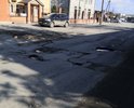 на улице рыбной в границах от дома номер 117 до 127 убитая дорога. ямы глубиной до 17см в радиусе некоторый более метра. дорога не просто убитая, она опасна для передвижения по ней....