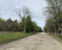 Полностью разрушенная дорога практически в центре города