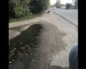 Данный участок тротуара, как после бомбешки, не ремонтировался более 30-ти лет, осенний-весенний период заливает водой с проезжай части, с коляской проехать-это ещё тот квест. Очень большой поток людей, а именно: студенты идущие в колледж, школьники идущие в школу №5, детский садик, Дзержинская поликлиника.
2 года подряд пишем заявления на имя главы города Соколова А. на ремонт и восстановление участка.
В 2020 году обещали подсыпать ямы, дабы после дождей не выходить людям на проезжую часть, увы не подсыпали.
В 2021 году администрация города сделала смету и дала письменное обещание на ремонт тротуара, который должен был уже быть закончен, но к сожалению ремонт даже и не начинался.