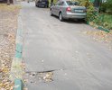 8 месяцев никто не обращает внимание на две ямы во дворе