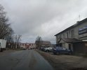 Неосвещённый участок метров 150 между районами Центральный и Пролетарский, также отсутствует тротуар.
