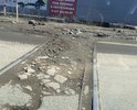 Рельсы на Олимпийской в ямах, закидали каким то мусором и кирпичами 
Опасно