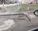 ул. Гагарина 48, проезд во дворе в огромных ямах, в прошлом году ничего не предприняли для ремонта.