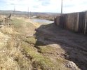 Пешеходная тропа и мост. Очень оживлённая. Сообщает центр села и его левобережную часть. Необходимы прокладка тротуарной дорожки и дренаж, отстройка более надёжного и долговечного моста. Если к этому подойти творчески и не пожалеть сил, то можно создать хороший туристический объект который себя не раз окупит.