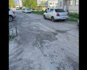 Делала много обращений в ответ тишина. Летом ямы. Зимой такие ямищи накатывают , что проехать может только камаз. Эта дорога убиенная вокруг Дома Окская набережная 15, г Дзержинск , Нижегородская область. Она необходима т к по этому участку взрослые и дети выходят на прогулочную часть окской набережной, а так же необходима для жителей Дома потому что находящиеся магазины и организаци пользуются придворовой территорией для проезда и Подьезда грузовых и крупнотоннажных авто к своим точкам работы!!!!! Пожалуйста обратите на нас внимание!!!!!!