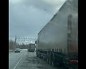 Федеральная трасса р-23 вблизи города Остров. Убита в хламину. Фуры ползут. Главное, рамка Платона работает