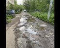 Дорога вдоль двух домов по улице Каховская убита напрочь