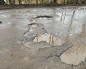 На улице Апатьева сильно разбита дорога ,очень много ямок ,глубоких ,не объехать их и не пройти ,и делать не хотят.Вьезд на улицу разбит так сильно ,что уже и не Объехать ,а что происходит по всей улице Апатьева просто ужас ,все полотно дорожное разбито в хлам ,ямочный ремонт не делают !