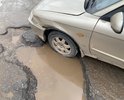 На улице Апатьева сильно разбита дорога ,очень много ямок ,глубоких ,не объехать их и не пройти ,и делать не хотят.Вьезд на улицу разбит так сильно ,что уже и не Объехать ,а что происходит по всей улице Апатьева просто ужас ,все полотно дорожное разбито в хлам ,ямочный ремонт не делают !