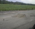 участок дороги с.Полдневая граница Свердловской области находится в ужасном состоянии, выбоины ямы. дорога требует ремонта