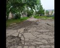 дорога не ремонтировалась со времён постройки домов.
