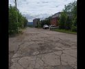 Дорога в ямах и дефектах после подземных работ по замене коммуникаций.