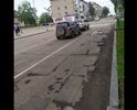 в ямах и выбоинах.