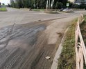 Ямы более 5см, дорога вся в волнах, не по ГОСТ, колодца проваленны.