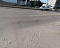 Ямы более 5см, дорога вся в волнах, не по ГОСТ, колодца проваленны.